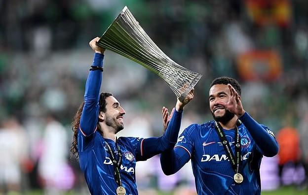 爱奇艺体育-邮报：里斯-詹姆斯合同在今夏后只剩两年，蓝军相信他的忠诚