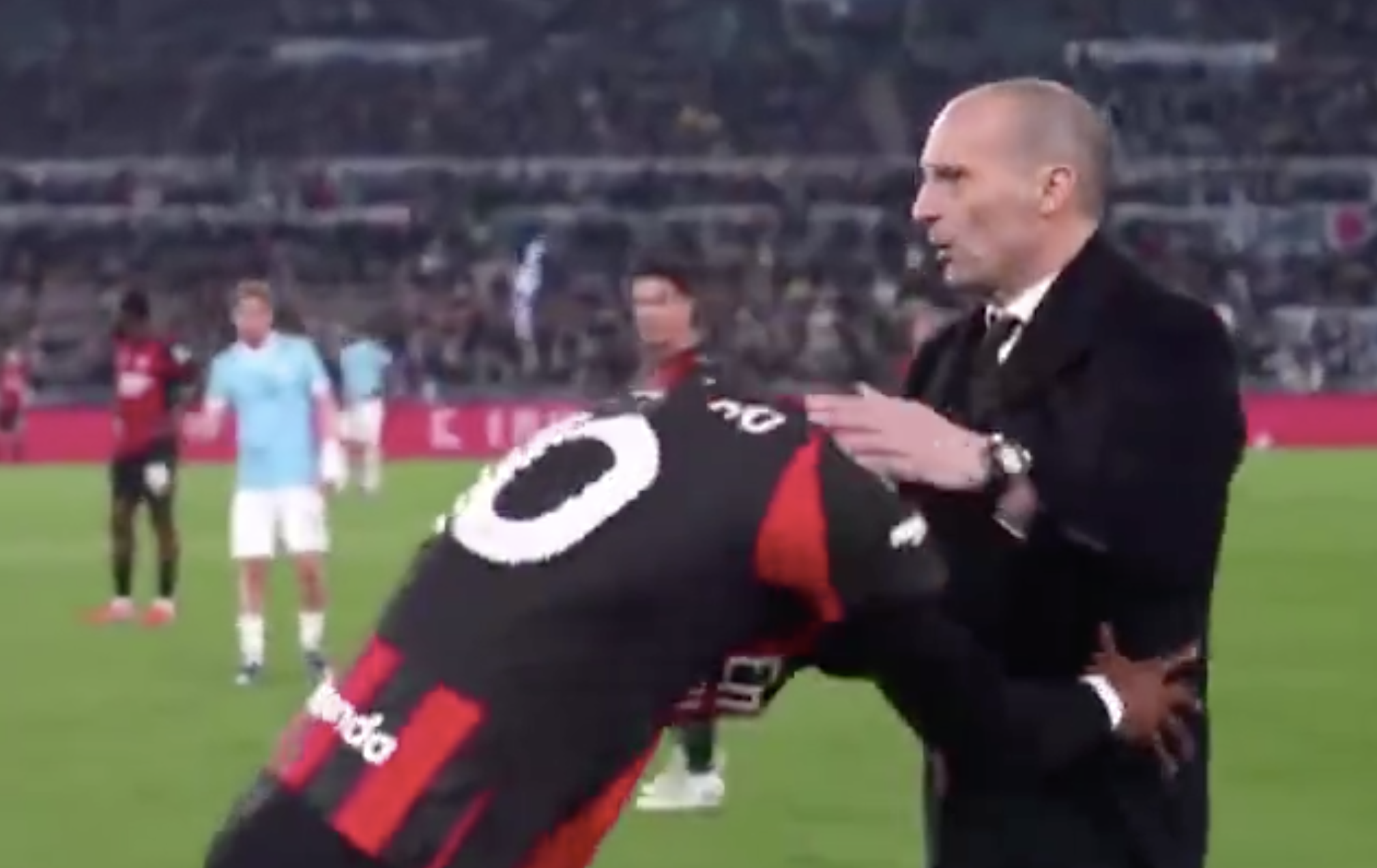 英超直播-7000万巨星被换下后怒推囧叔！AC米兰内讧曝光 耻辱0-1+差榜首8分