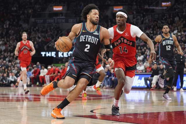 足球直播-大冷门！东部第一轰然倒下：全场狂欢庆祝，三人组空砍74分