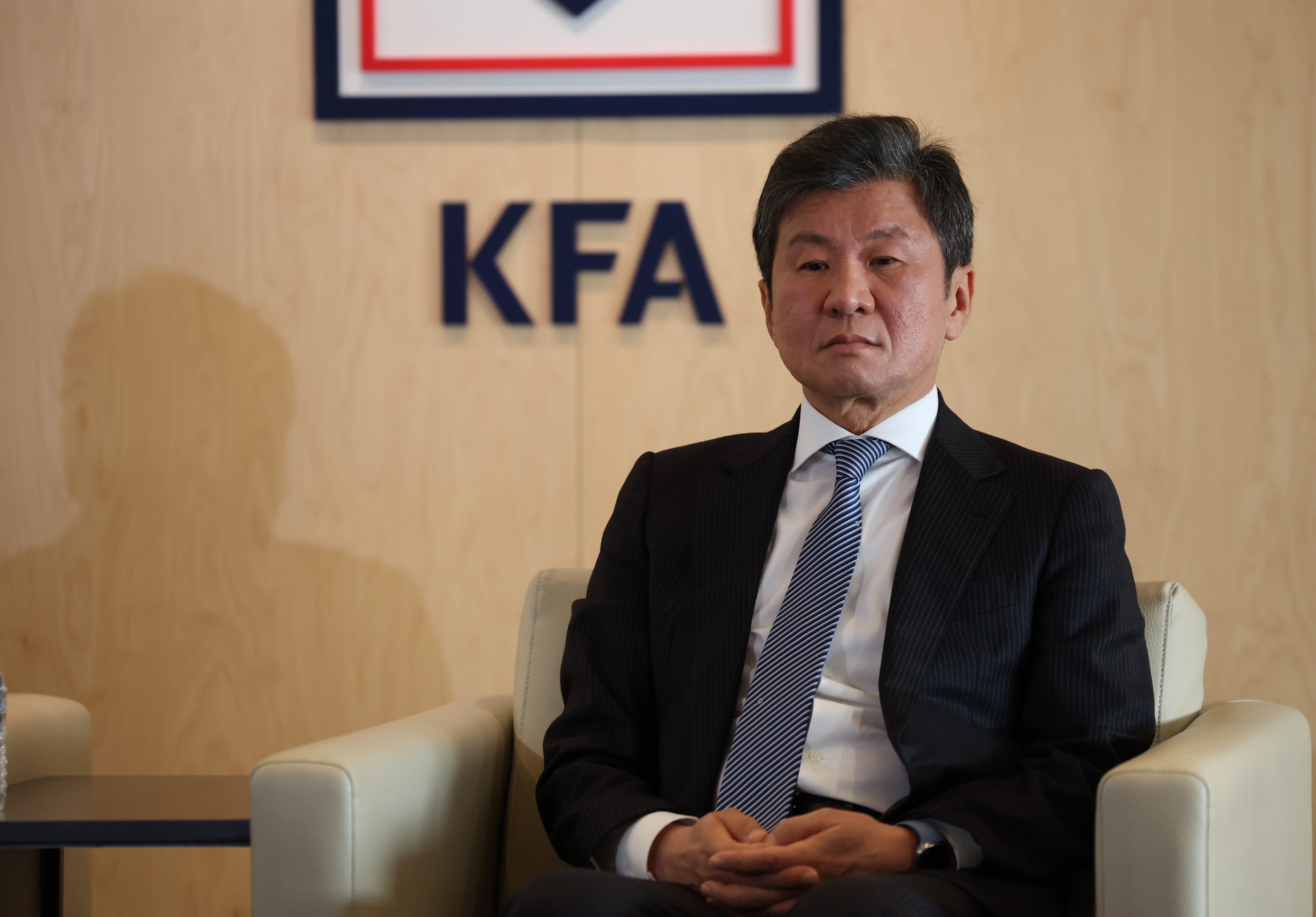 足球直播-韩媒：韩国文体部向韩国足协发信函，要求处分足协主席郑梦奎